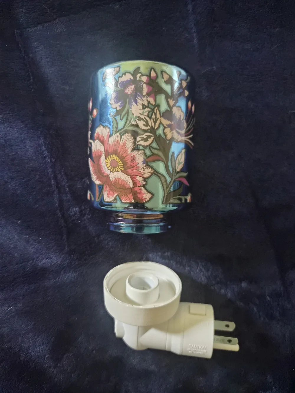Scentsy Midnight Floral Plug-In Warmer - White
